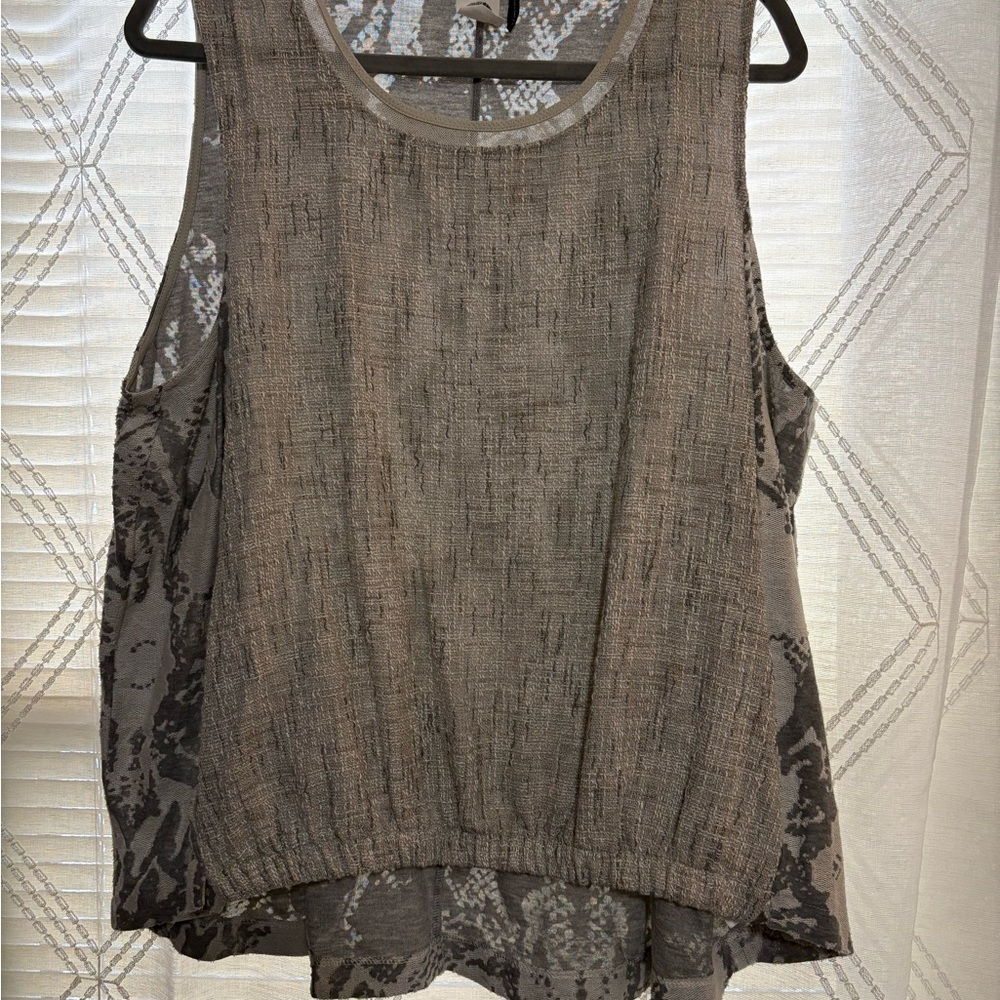 Women's Gray Sleeveless Top